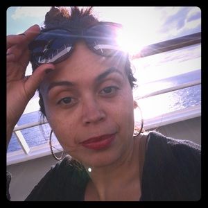 Meet your Posher, Gloria